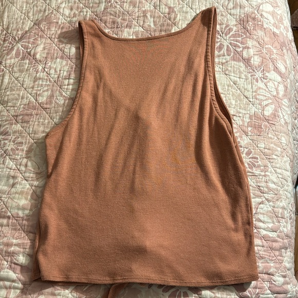 Selling a American eagle shirt - Picture 2 of 3